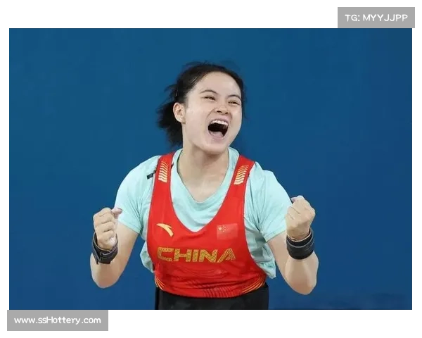 全运会罗诗芳卫冕举重冠军，福建小将逆转摘金